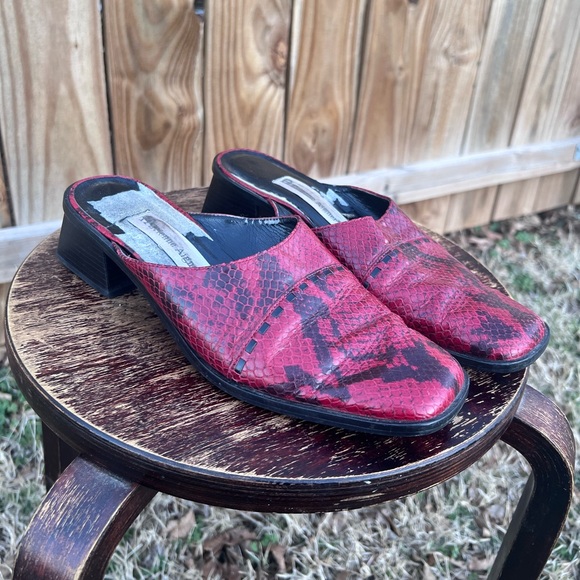 90’s red faux snake skin mules 🔥🐍 - Picture 1 of 4